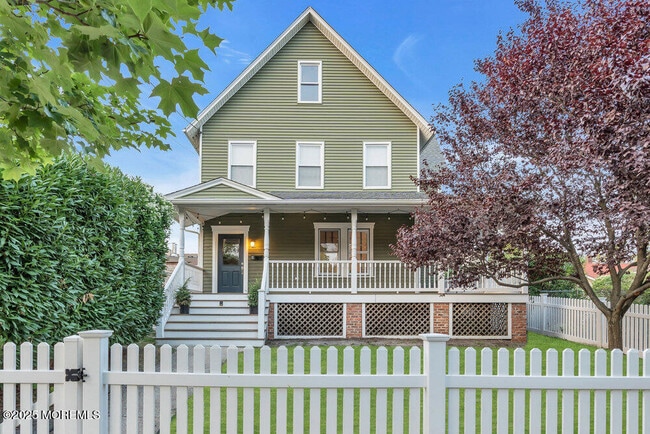 Building Photo - 1105 2nd Ave Rental