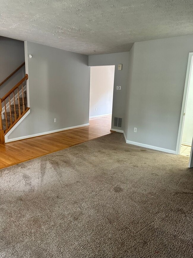 Photo - Spacious Townhome for Rent! Finished Basement! W/D! Available Now!