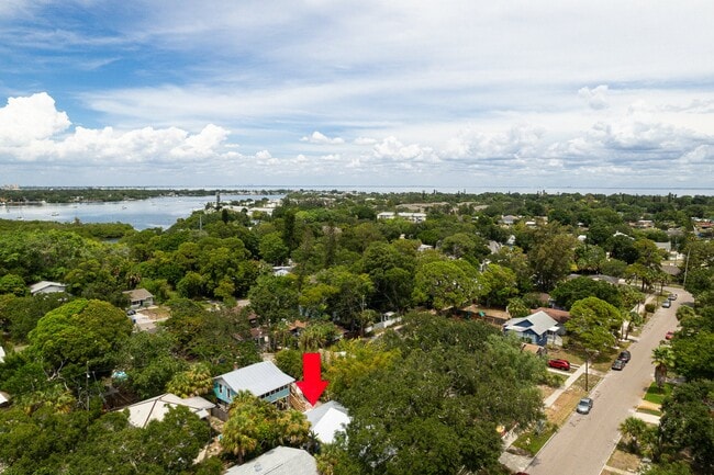 Building Photo - 511 41st Ave S