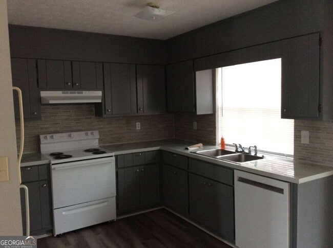 Photo - 106 Richard Way