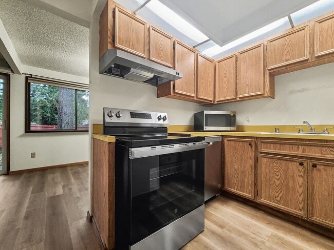 Building Photo - 14327 123rd Ave NE Unit B