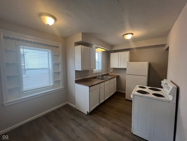 Photo - 3915 Hillside Ave