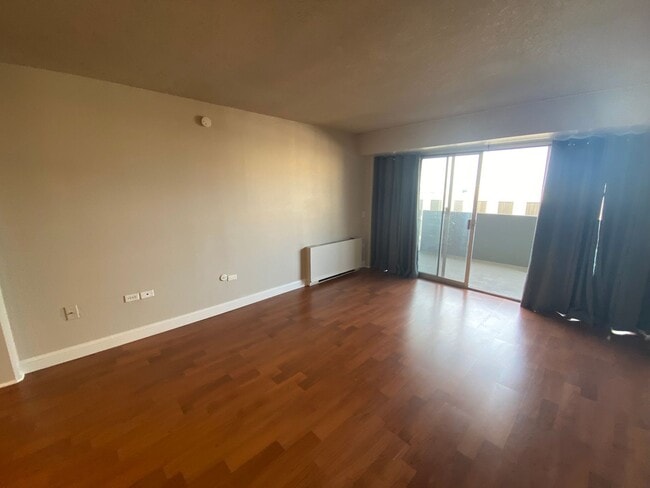 Photo - 1 bedroom High Rise Living Downtown