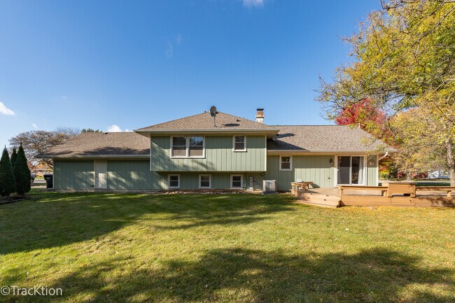 Photo - 11S639 McGrath Ln