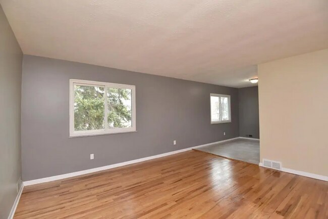 Photo - 10204 S Highland Ave
