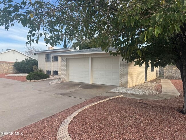 Photo - 8800 Sampson Ct