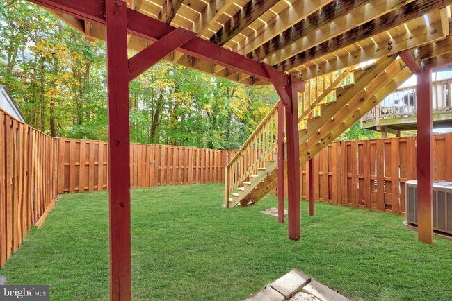 Photo - 306 Kings Crest Dr