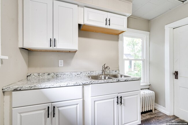 Photo - 579 Mt Vernon St