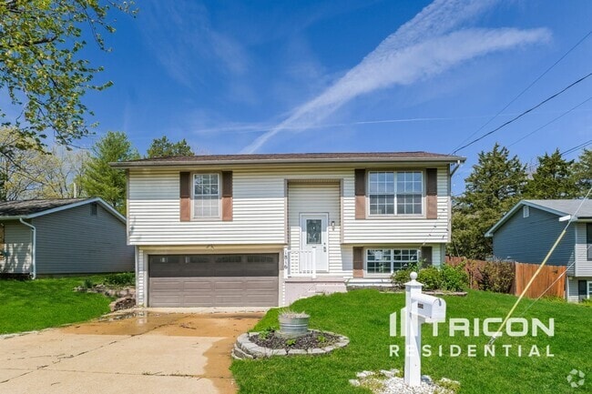 Building Photo - 1816 Hilltop Village Ln Rental
