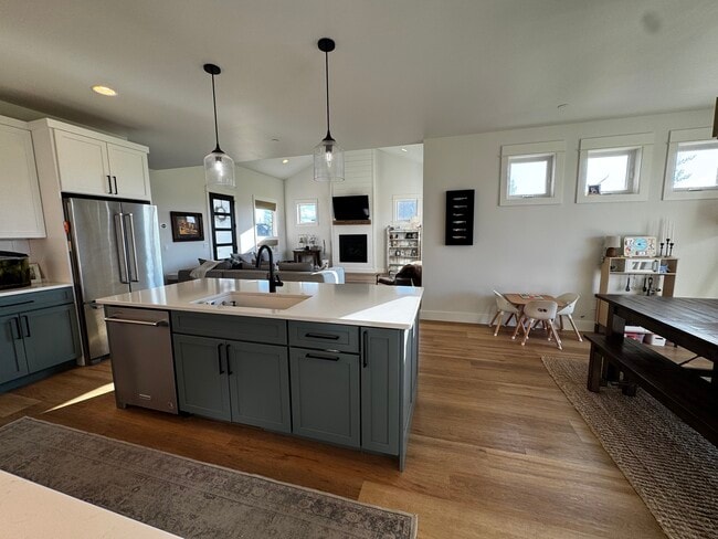 Photo - 169 Riparian Way