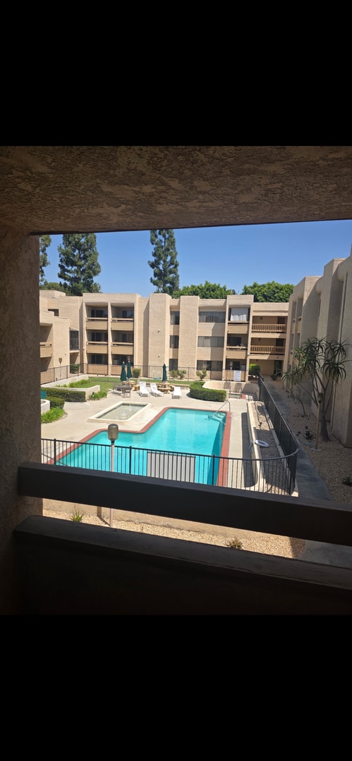 Building Photo - Senior living condo