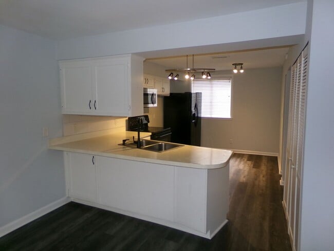 Photo - Country Club and Peace Haven Area