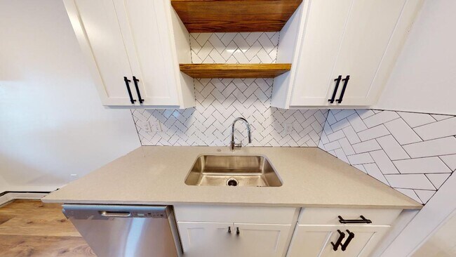 Photo - Fully Renovated 1 Bedroom - Triangle Distr... Unidad 1 Bedroom