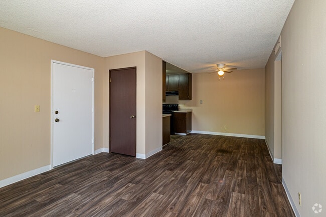 1BR, 1BA - 720SF