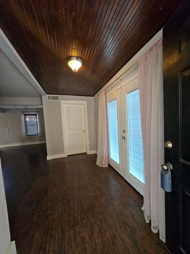 Photo - Cute 2 Story Home