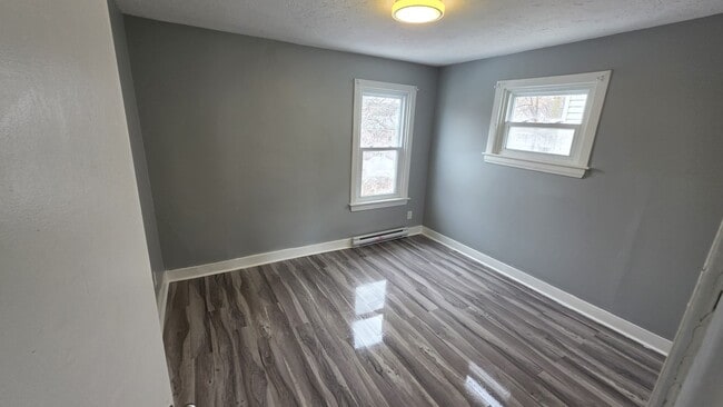 Photo - 274 Robinson St Unit 274- B