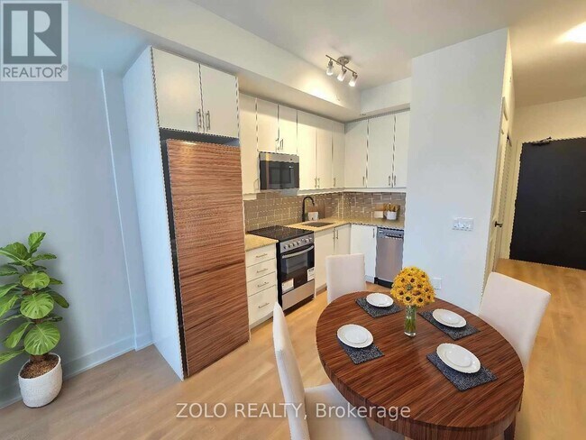 Photo - 2333 Khalsa Gate Unit 304