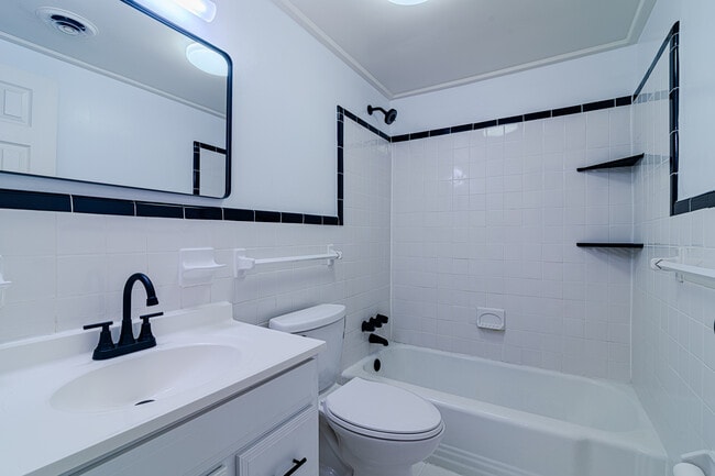 Photo - 1931 N Cleveland St Unit 408