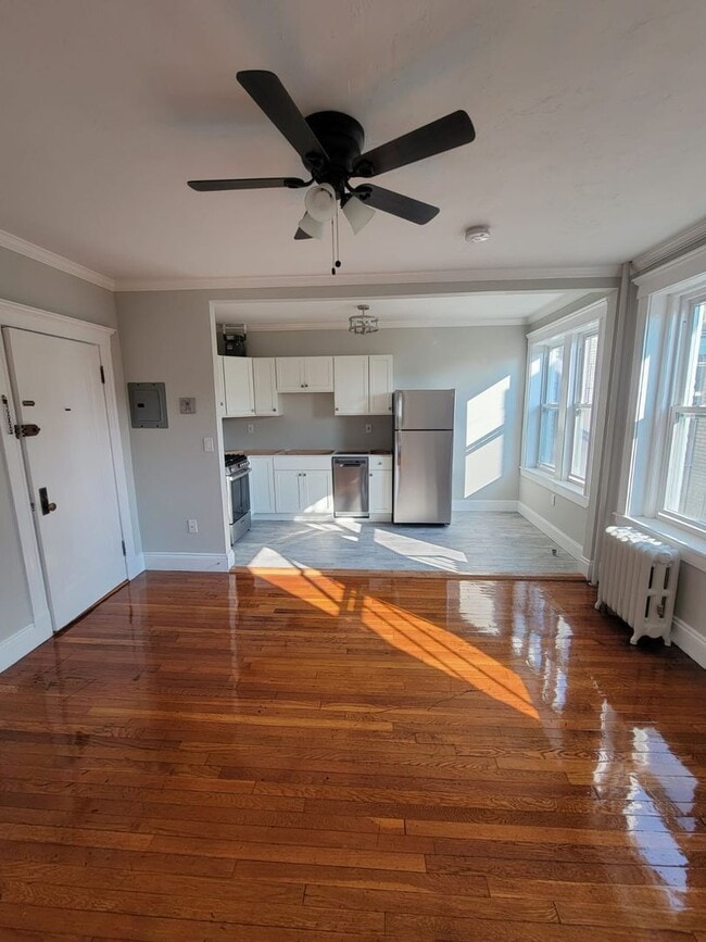 Photo - VERU NICE 1 bed in Allston...
