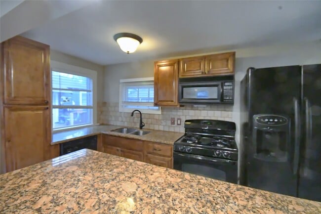 Photo - 1209 Studewood St