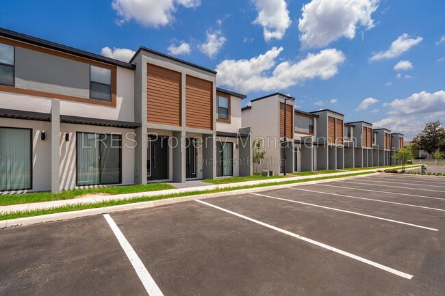 3230 Sustainable Wy