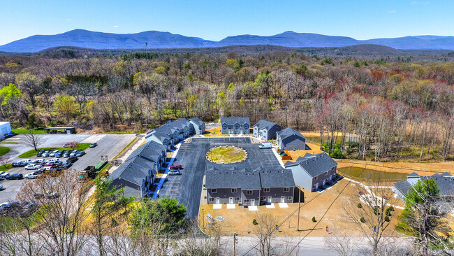 Country Meadows - Country Meadows Apartments