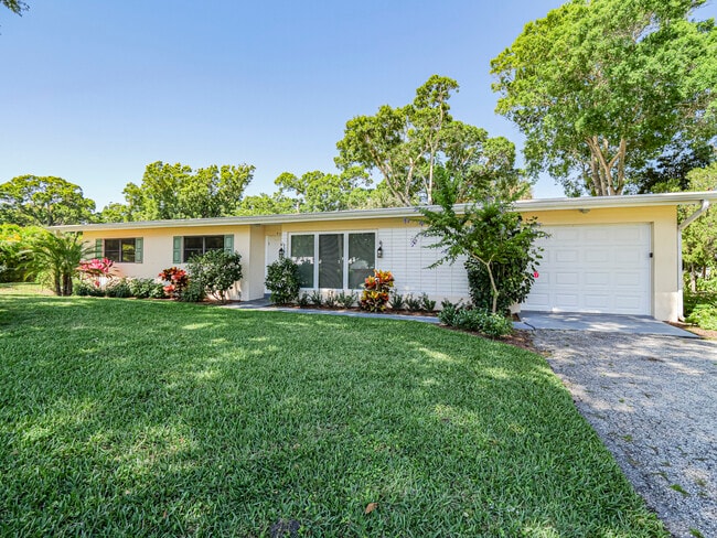 Photo - 855 28th Ave