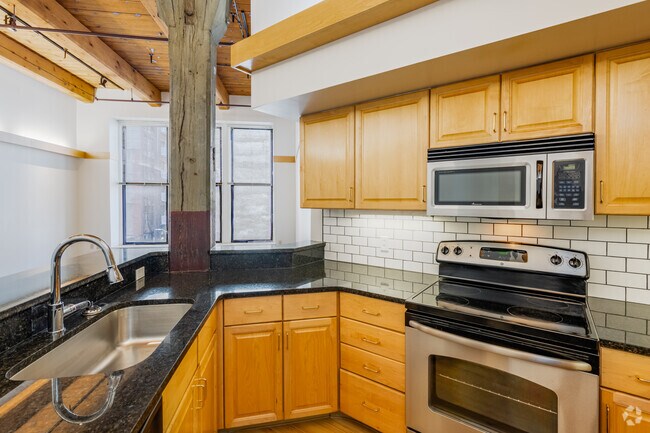 2BR, 2BA - 1,200SF - Kitchen