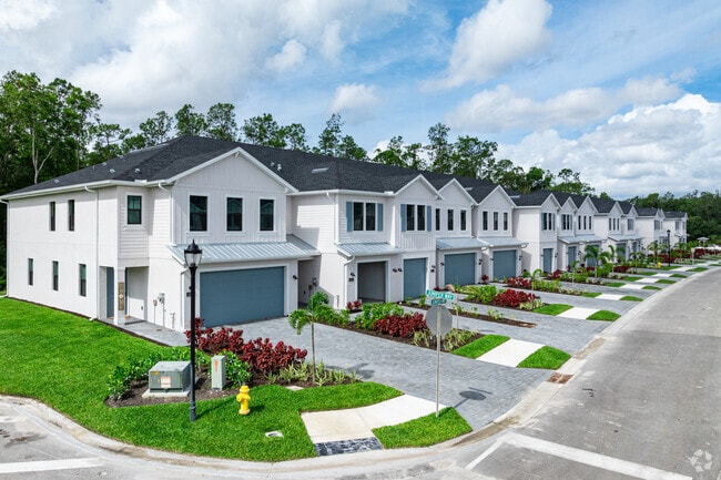 Primary Photo - Juniper Pointe Townhomes