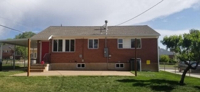 Photo - 346 E 4475 S