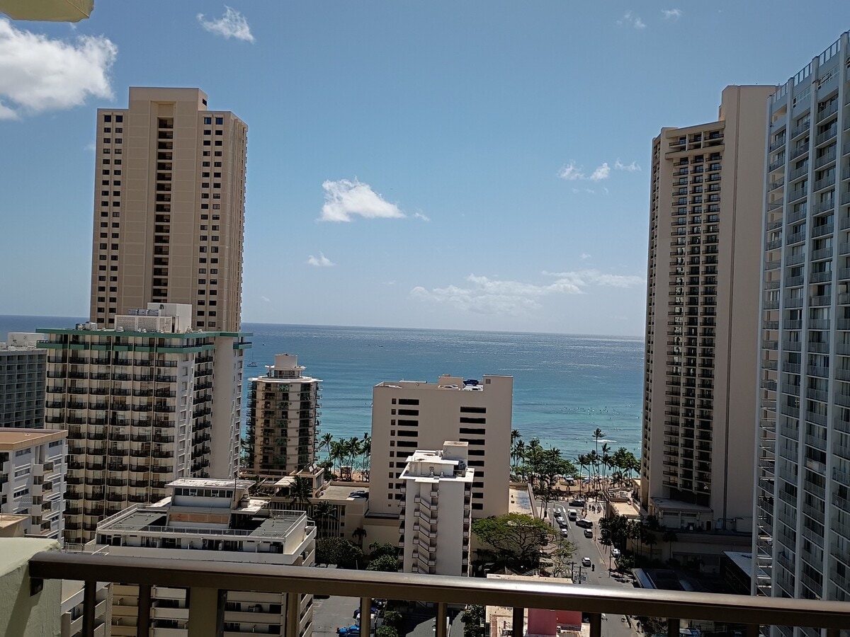 Photo - 2440 Khi Ave