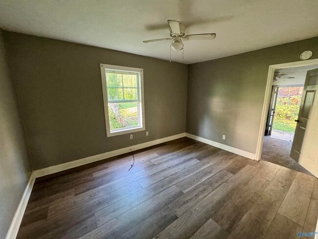 Photo - 514 Browns Ferry St