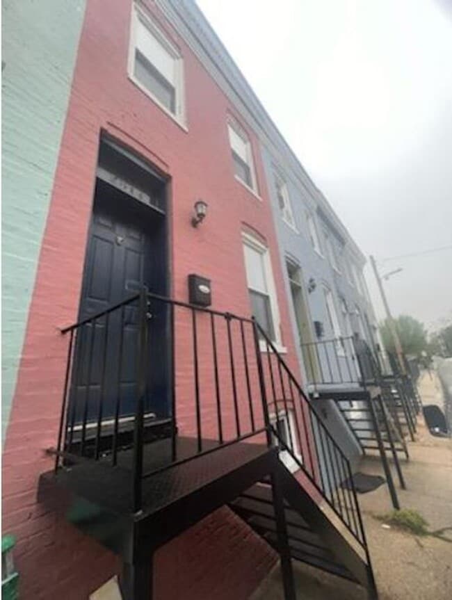 Photo - Cozy 2BR/1Bath on lovely quiet block, community garden, Calvert Street park!