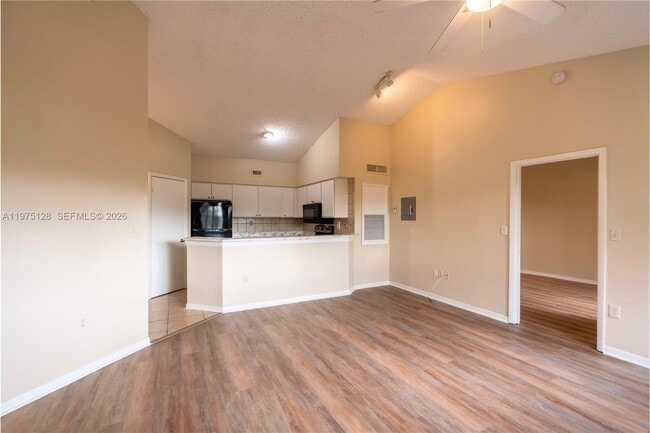 Building Photo - 2445 SW 18th Terrace Unit 123