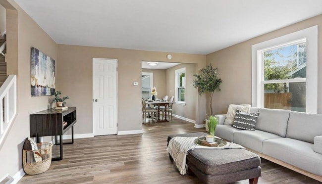 Building Photo - 599 Morris Ave