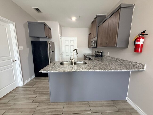 Photo - 5601 Cuenca Dr Unit 3