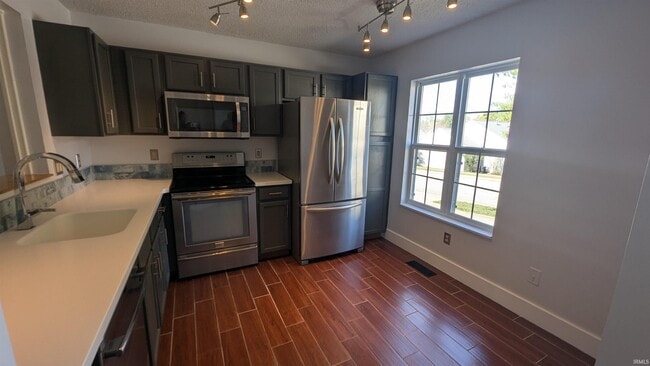 Photo - 432 E Laurelwood Ct