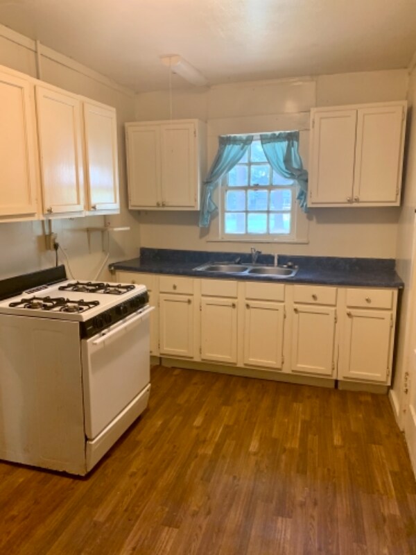 Photo - 2823 Locust St