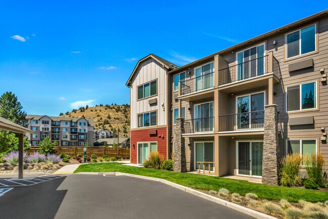 Vistas desde los apartamentos Pilot Butte — foto comunitaria