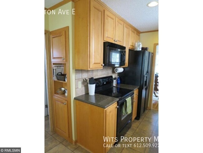 Photo - 704 Arlington Ave E