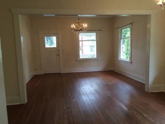 Photo - 516 N 6th St