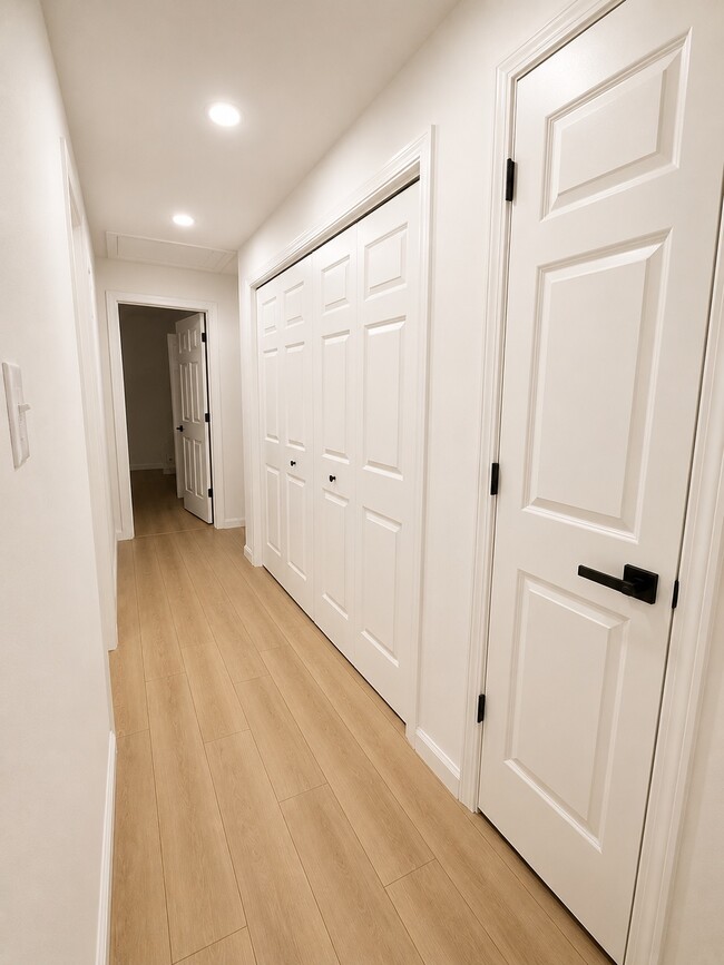 Photo - 2112 Valley Oaks Dr SE