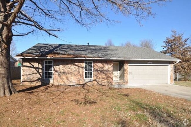 Building Photo - Great 4 Bedroom home in Convenient Location