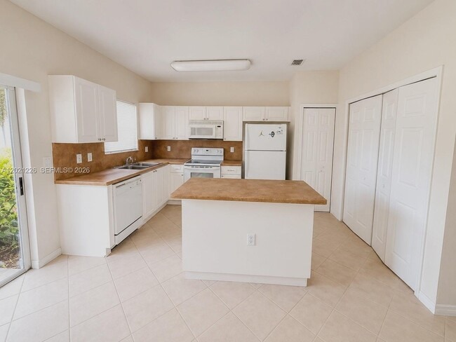 Photo - 1681 SE 31st Ct Unit 1681