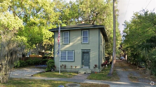 Building Photo - 110 W 13th St Rental