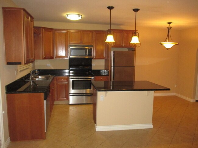 Photo - TEMECULA ST- BEAUTIFUL CONDO W/ VIEWS, IN-UNIT W/D, TILE FLOORING Unidad 5
