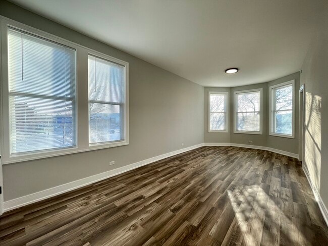 Photo - 2937 N Ashland Ave Unidad 2