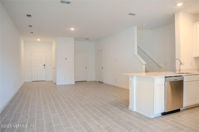 Photo - 2221 Windward Cay Ln