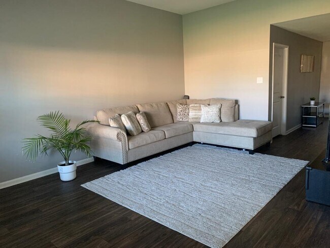 Photo - 1012 Walnut Ln