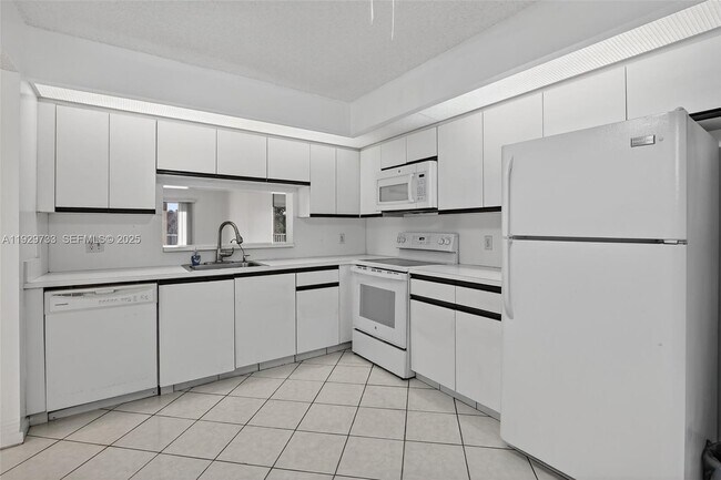 Photo - 900 SW 128th Ave Unit 306D